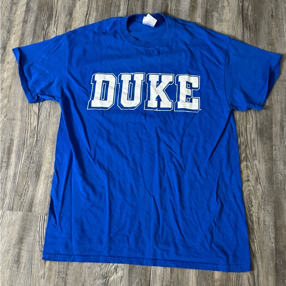 Gildan Duke Short Sleeve Tee EUC